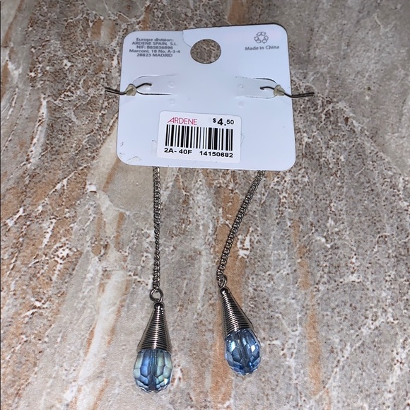 Bundle of 7 Earrings and a Bracelet - Picture 12 of 16